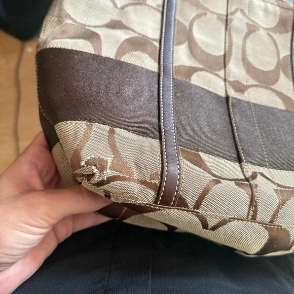 Coach Women's Tan and Brown Signature Tote Bag Purse With Hangtag Stunning - Picture 14 of 15